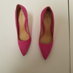 Schutz Farrah Pink Suede Pointed Pumps - Size 6.5B